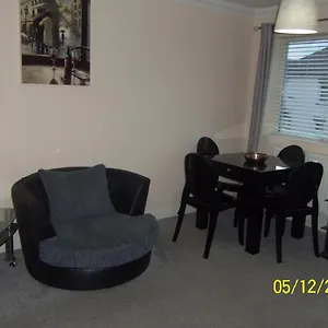 Flat 2 94a Gladstone Road East Apartment