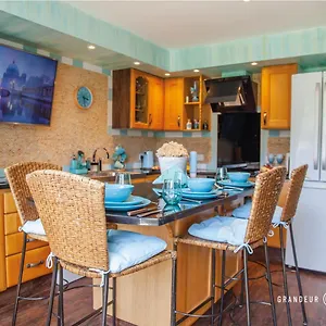The Gardenside By Grandeur Property Apartment