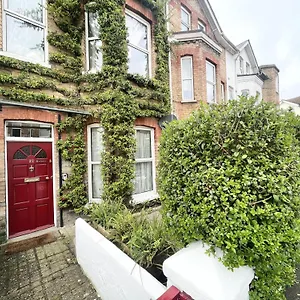 St Michaels Road - Explore Apartment