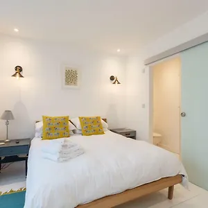 Dale House - Vivre Retreats Apartment